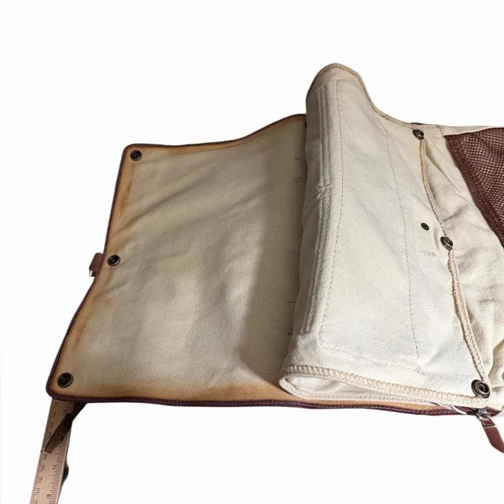 Men’s vintage travel valet with hanger removable pockets for laundering